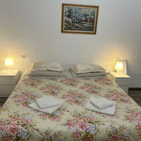 Casa Viorica Hotel Анкона Екстериор снимка