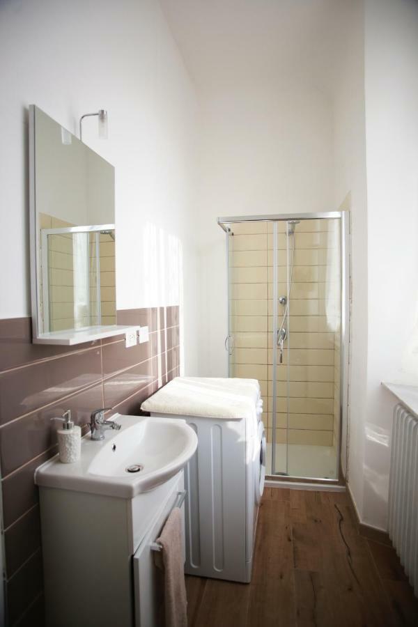 Casa Viorica Hotel Анкона Екстериор снимка