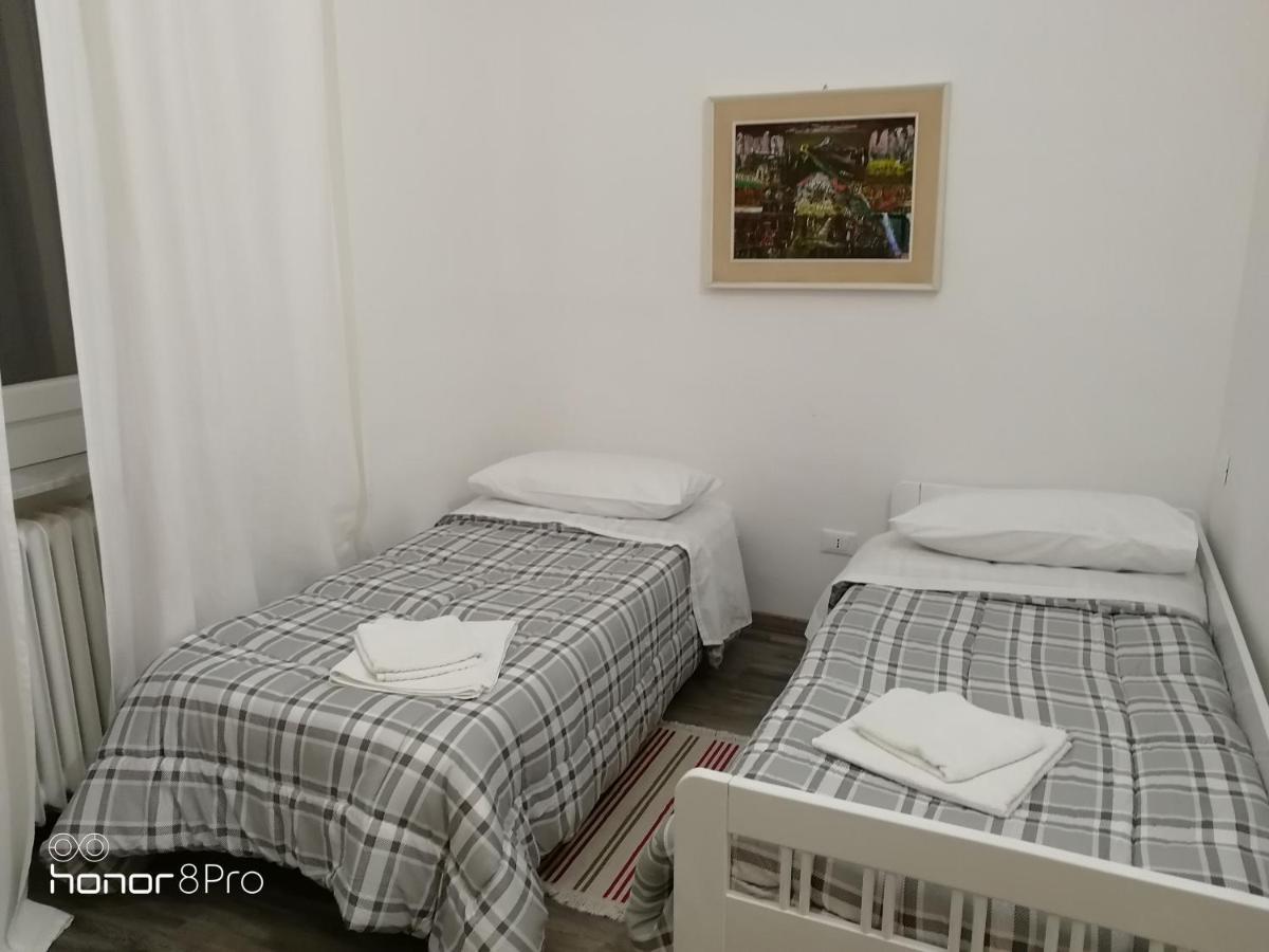 Casa Viorica Hotel Анкона Екстериор снимка